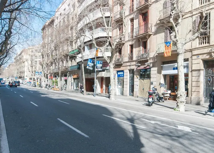 Homenfun Eixample I شقة